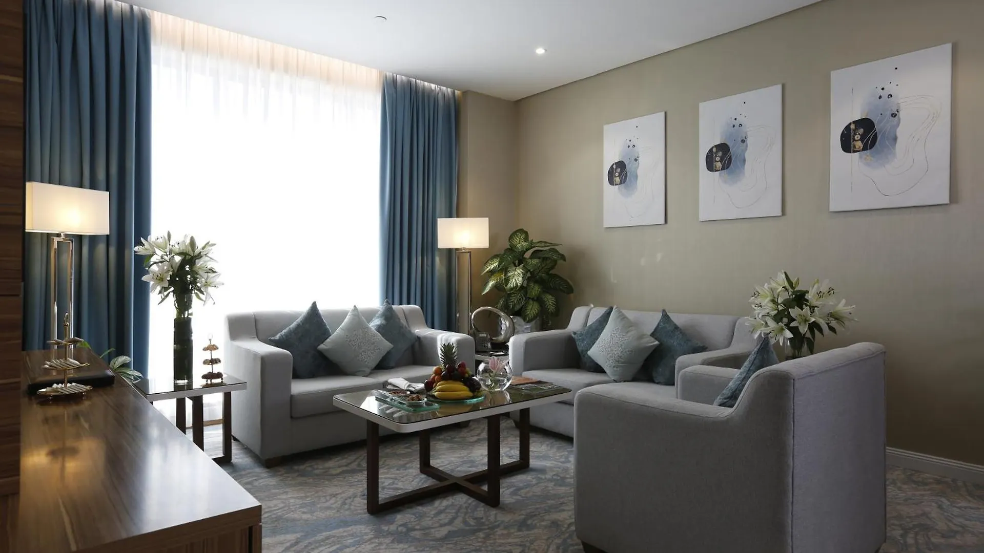 Cantonal Hotel By Warwick Riade